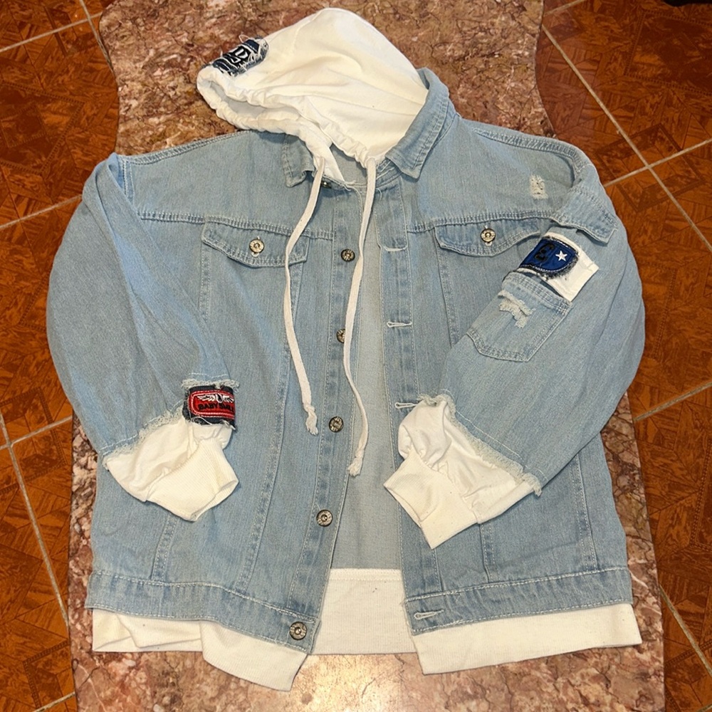 Women’s graphic Jean jacket w/hoodie